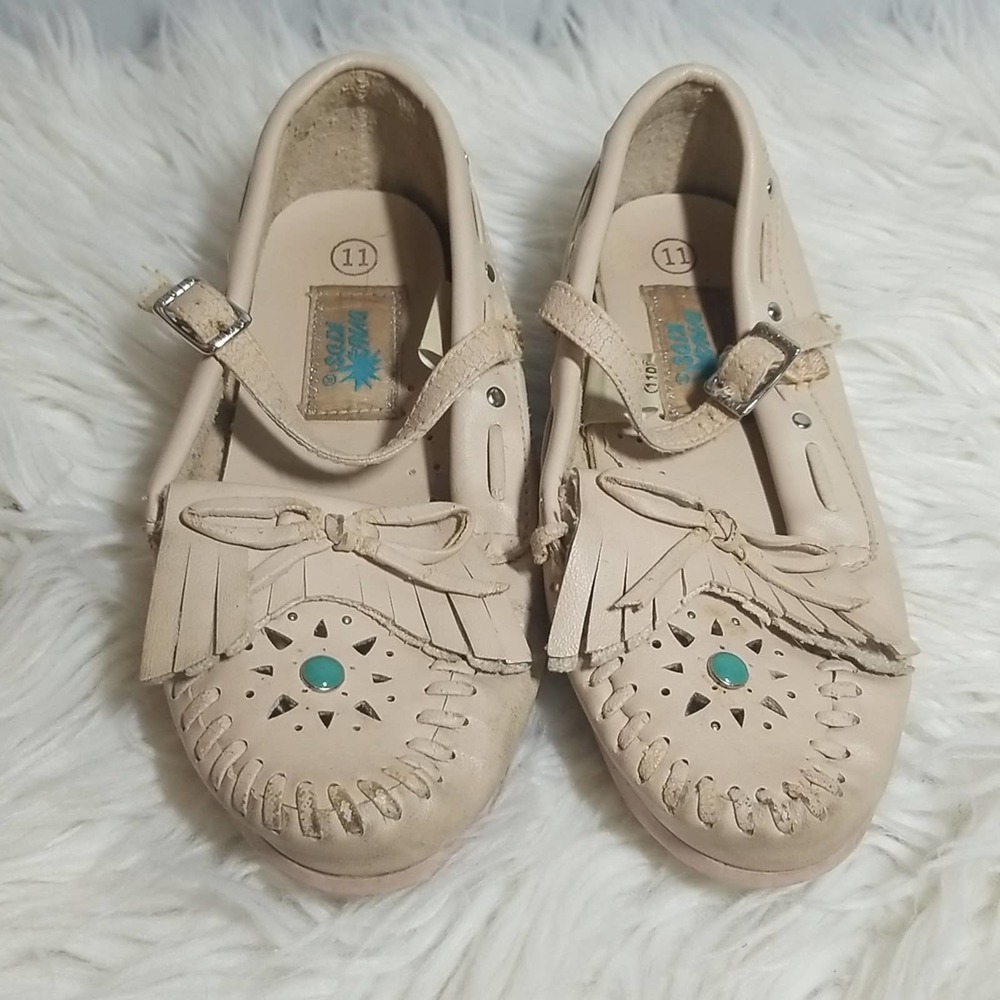 Vintage 80's Girls Moccasin Beige Slip On Shoes